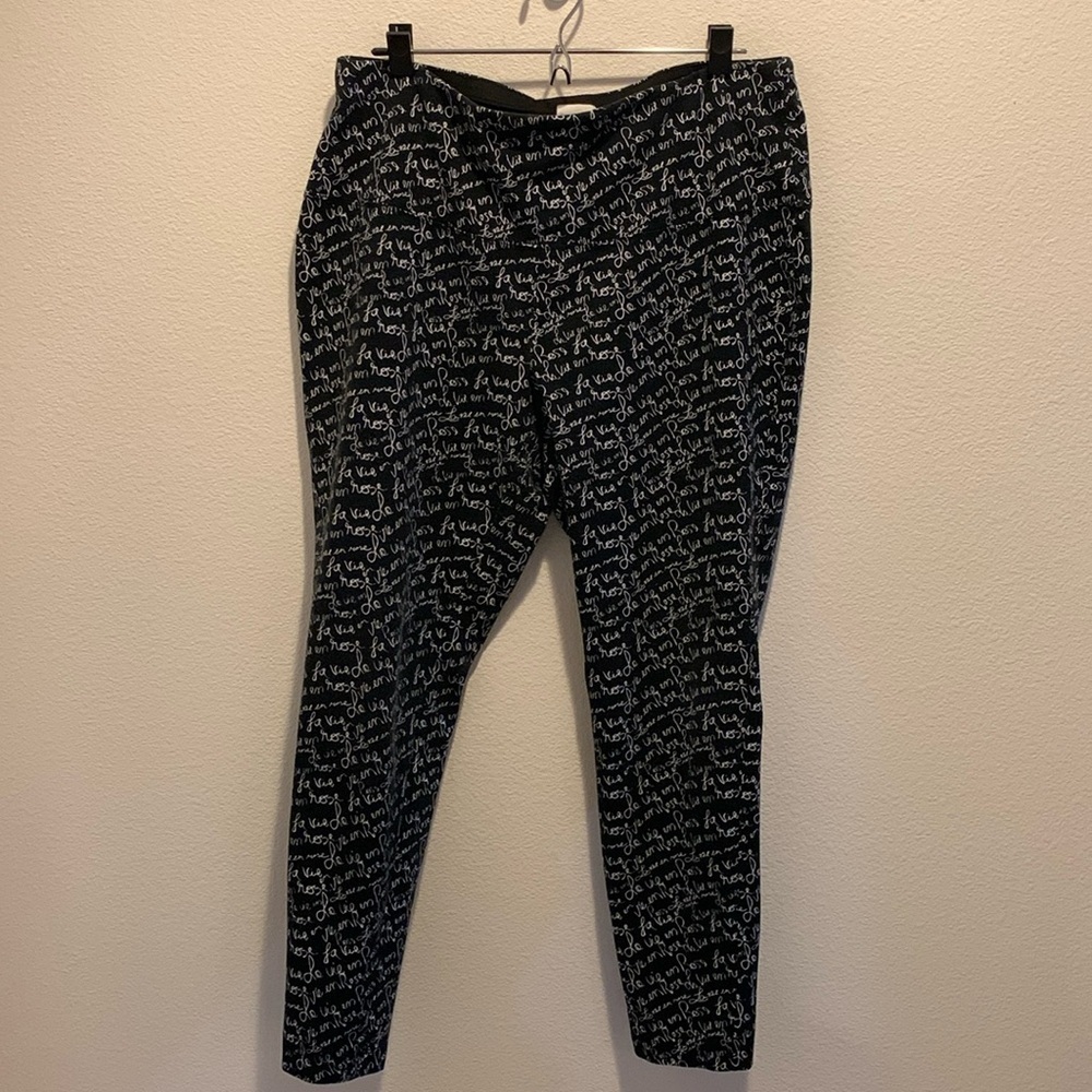 Zenergy by Chico’s. Womens Black&White graphic casual pant. Soft feel. Size 2.